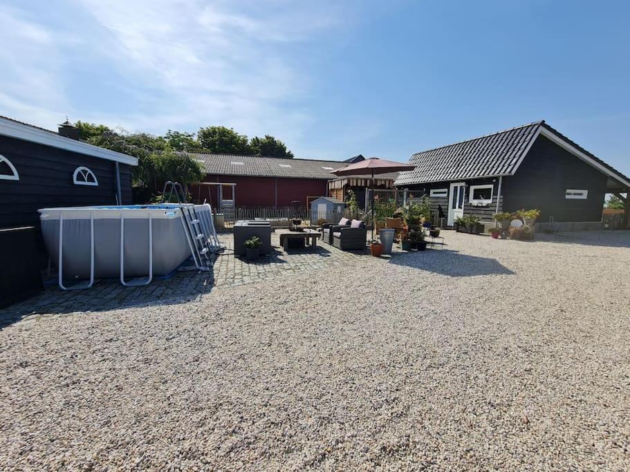 Wellness Chalet Met Jacuzzi, Sauna, Omheinde Tuin, Sint Annaland Exterior photo