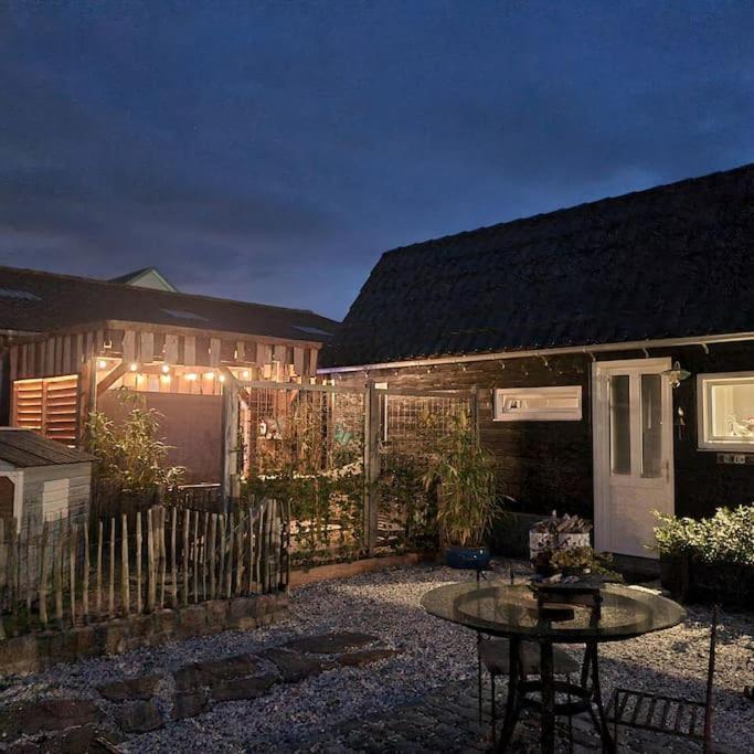 Wellness Chalet Met Jacuzzi, Sauna, Omheinde Tuin, Sint Annaland Exterior photo