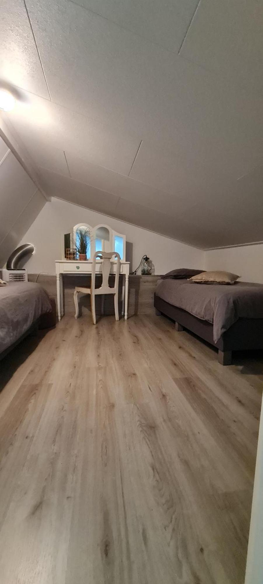 Wellness Chalet Met Jacuzzi, Sauna, Omheinde Tuin, Sint Annaland Exterior photo